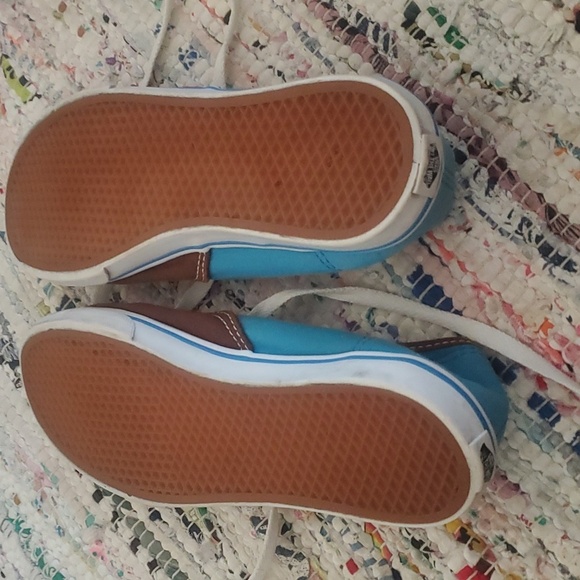 Vans - Picture 4 of 5